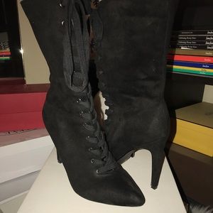 Cape Robbin lace up boot size 7.5, fits size 8-8.5